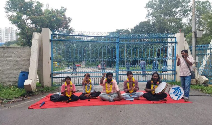 University of Hyderabad Students Launch Hunger Strike Against Students Union Removal
