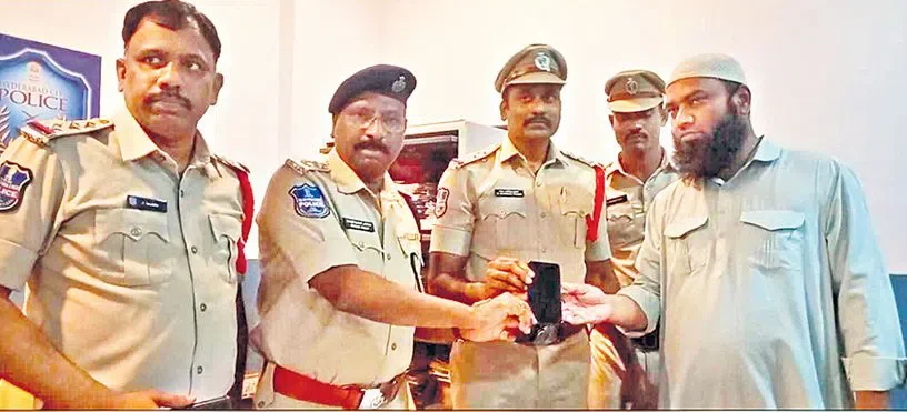 Hyderabad Police Trace and Return 24 Lost Mobile Phones to Owners in Golconda