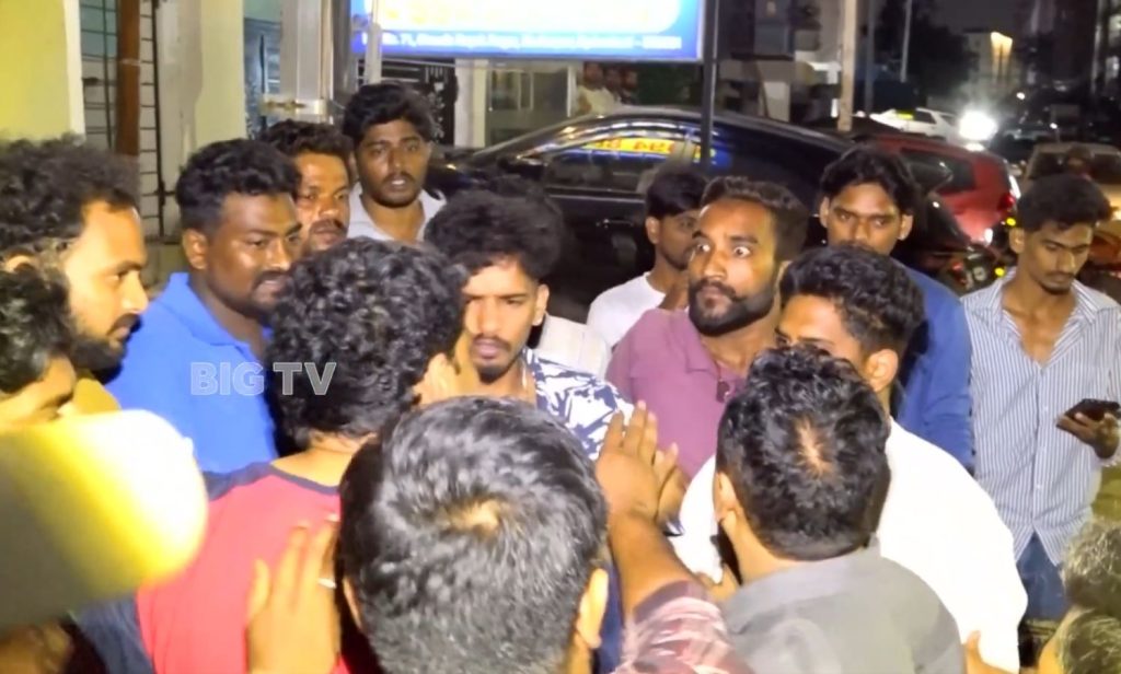 Cockroaches in hostel food trigger clashes at Hyderabad college
