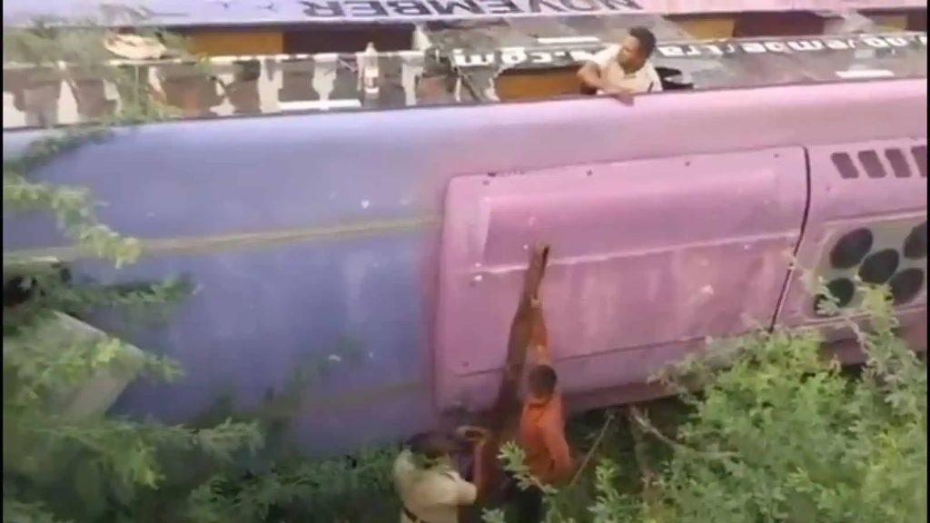 40 Injured in Hyderabad-Bengaluru Bus Accident in Andhra Pradesh