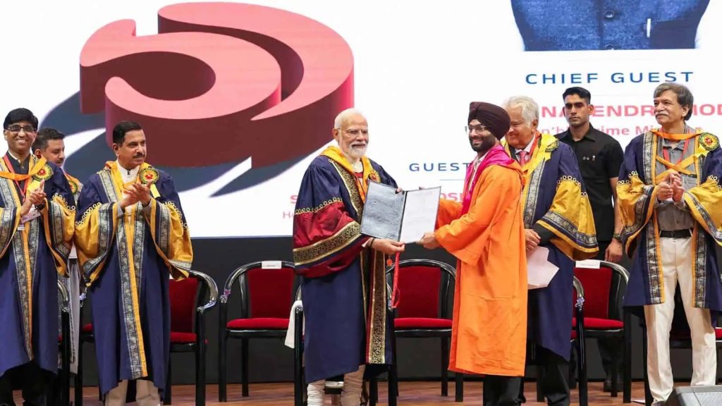 IIT Delhi Event: Students Reportedly Told How to Bow as PM Modi Presents Medals